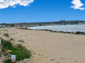 Villa By the sea with private access to the beach